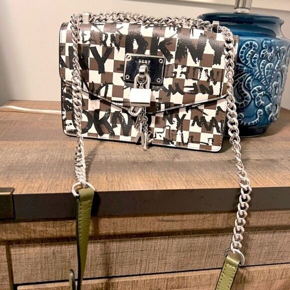 NWOT DKNY Check-graffiti Shoulder Bag In Green crossbody bag - Picture 10 of 13